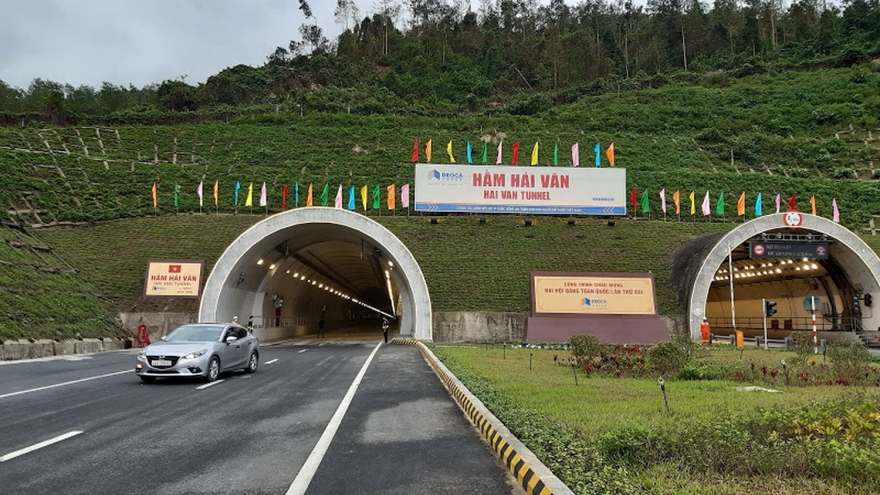 Mở cửa hầm đường bộ Hải Vân 2 phục vụ lưu thông dịp Tết